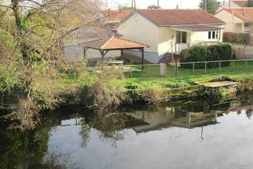 Gîte pour 4 personnes, avec terrasse et jardin à Saint-Martin-de-Sanzay