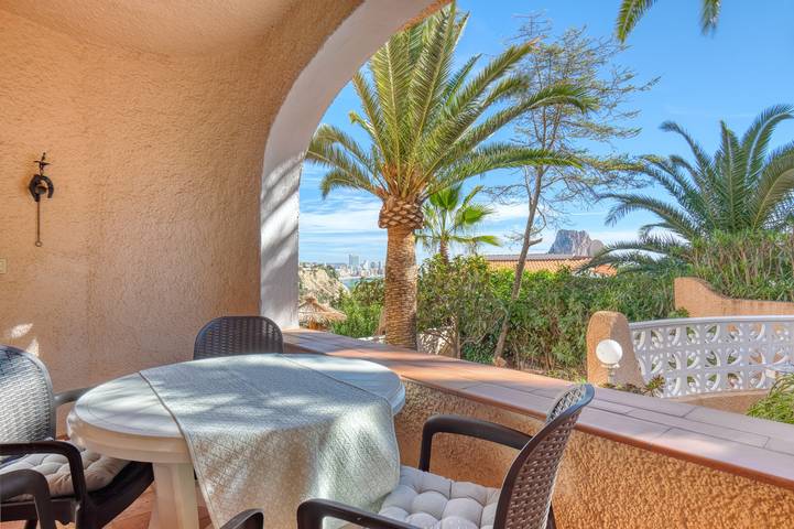 Villa "Bodine" con Vistas al Mar, Piscina Compartida y Wifi in Cala les Urques (Maryvilla), Maryvilla