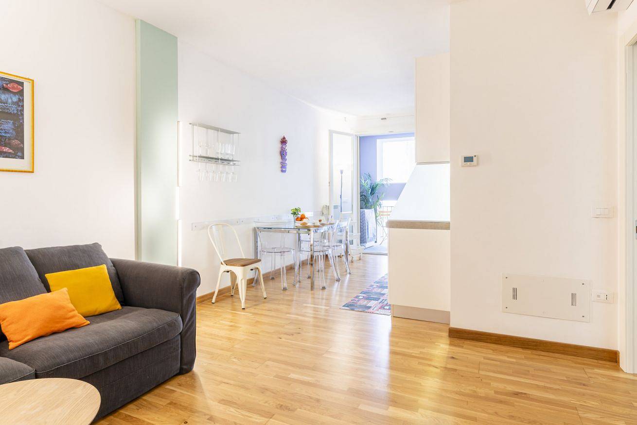 Entire apartment, Piazza Cavallotti & Mercato Centrale Apartment! in Livorno, Etruscan Coast