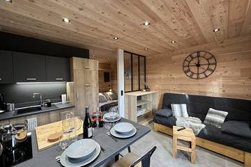 Gîte pour 4 personnes, avec jardin ainsi que piscine et terrasse dans Saint-Jean-Montclar