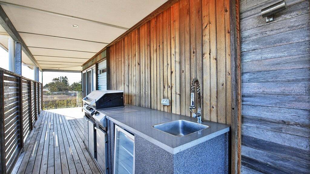 The Palings: Vom Architekten entworfenes, haustierfreundliches Ferienhaus - 2 Minuten zu Fuß zum Strand in Culburra Beach, New South Wales