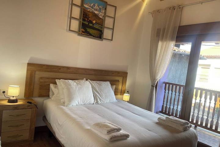 Charming rural house Casa Zalo for 2-4 people in Mestas de Con in Cangas de Onís, Asturias Province