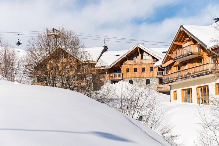 Chalet pour 6 personnes, avec balcon ainsi que jacuzzi et sauna à Fontcouverte-la-Toussuire