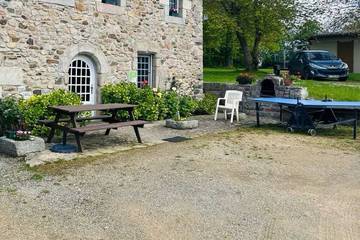 Gîte pour 6 personnes, avec jardin et terrasse à Quemper-Guézennec