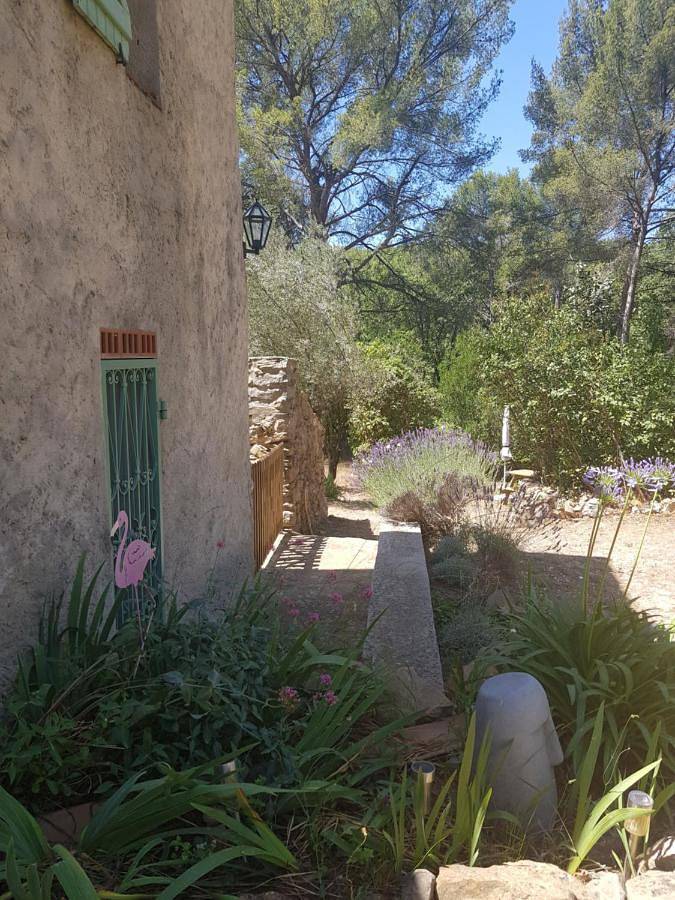 Chambre d’hôte pour 2 personnes, avec jardin ainsi que vue et terrasse à Le Beausset - 2