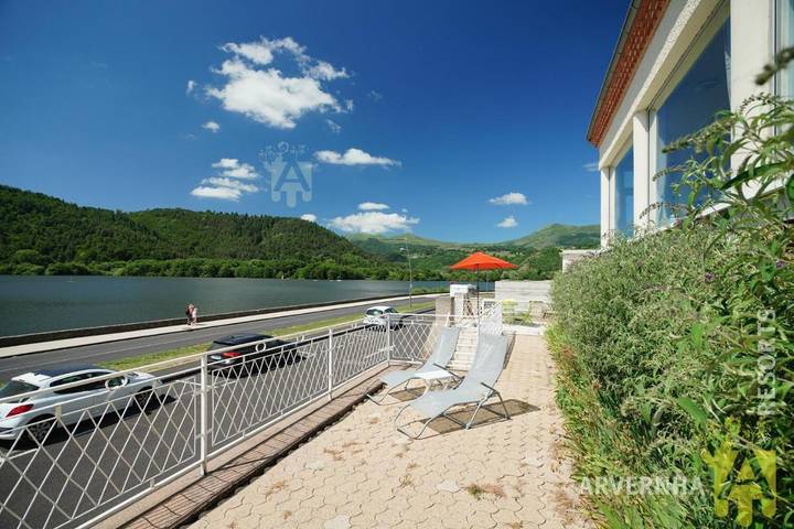 Location de vacances pour 8 personnes, avec terrasse dans Lac Chambon - 3