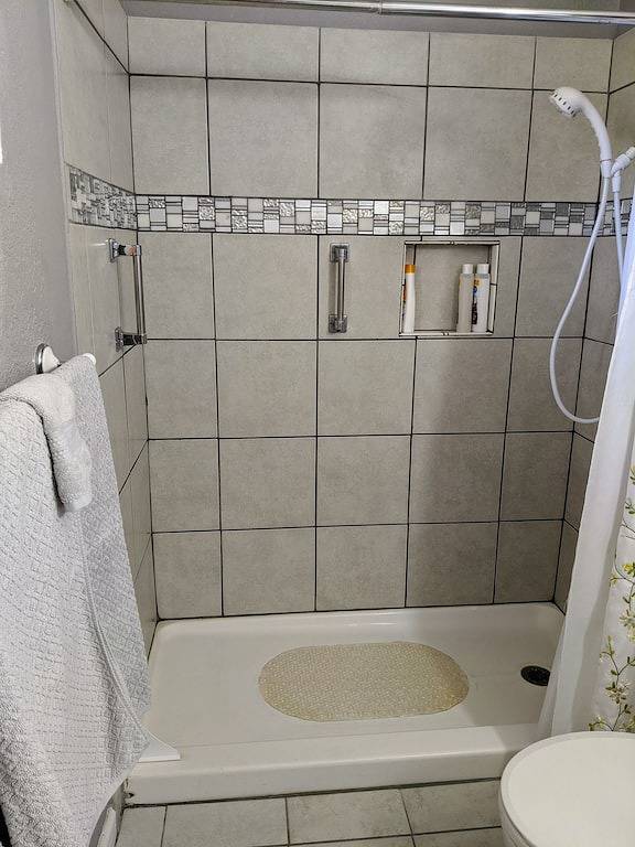 Quiet Private Yard Dog Friendly Wine Tasting in Cottonwood (AZ), Coconino Nationalwald