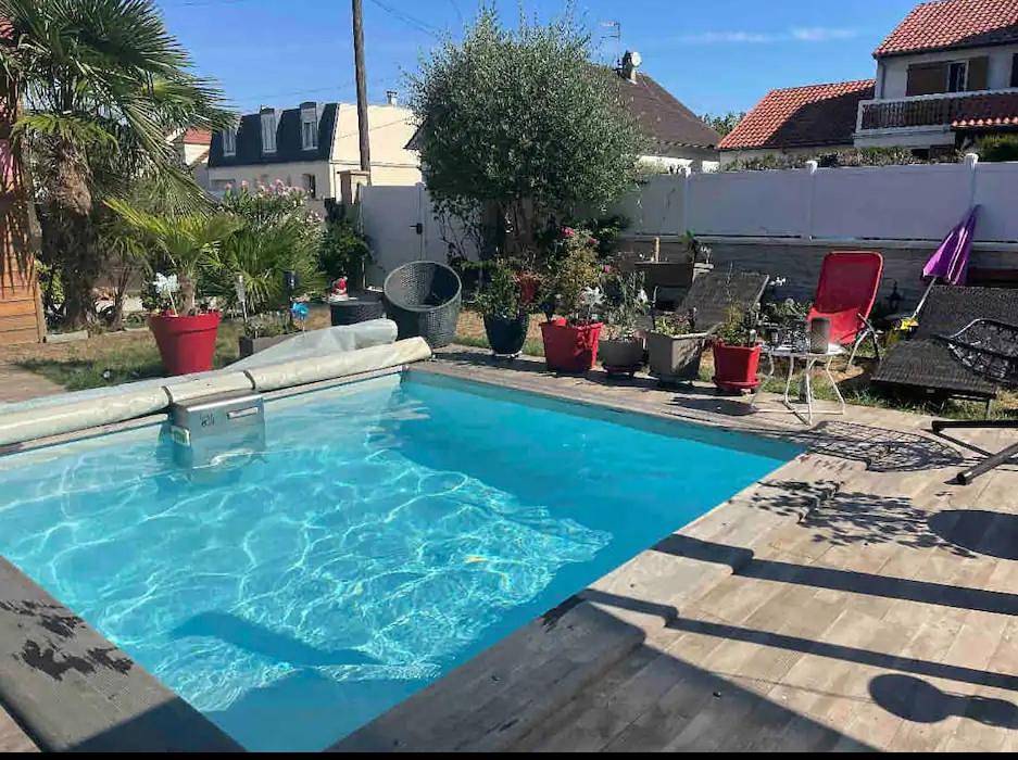 Appartement entier, Petit paradis accueillant piscine proche Cnfdi Chambre privée in Brunoy, Essonne