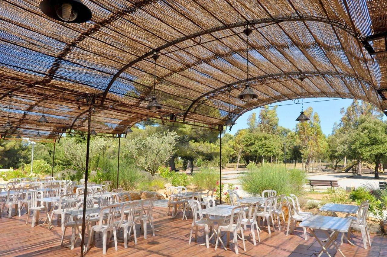 Mobilhome  (6 Adults) in Roquebrune-sur-Argens, Mittelmeerküste (Frankreich)