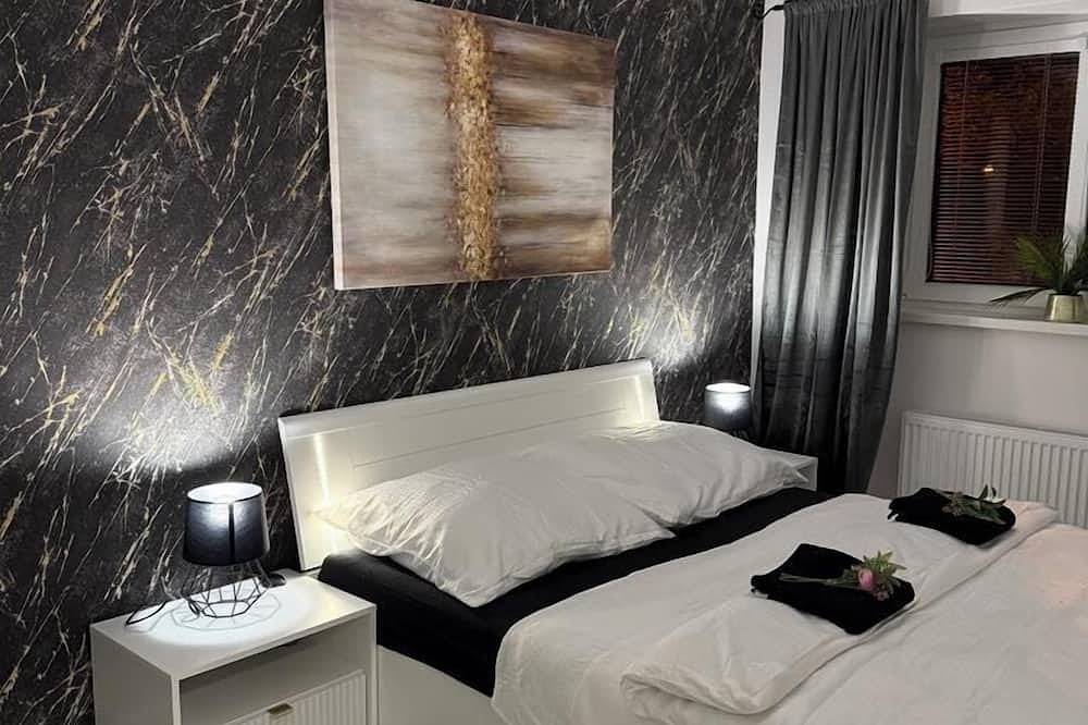 Ganze Wohnung, Apartment Leon, Town Centre with private garage! in Mittelslowakei