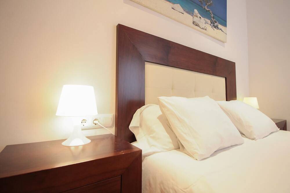 Ganze Wohnung, Bright duplex, consisting of two joined flats (two bedroom + studio) that fit 5 people in Barcelona Zentrum, Barcelona