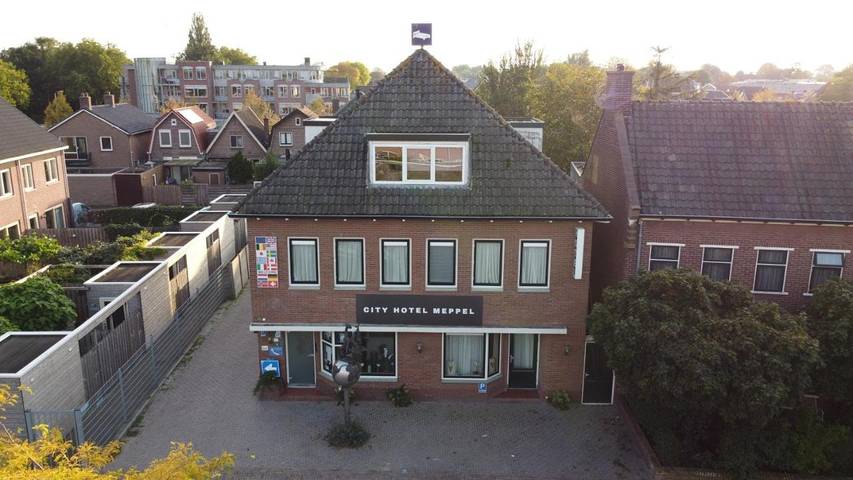 Hotel voor 3 personen, met terras in Meppel