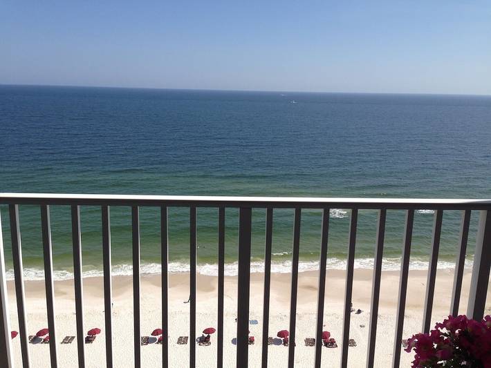 Vacation rental for 6 people, with pool and hot tub as well as yard in Perdido Key