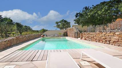 Cottage pour 6 personnes, avec jardin ainsi que terrasse et piscine, animaux acceptés à Villesèque-des-Corbières