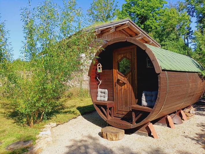 Gîte pour 2 personnes, avec terrasse ainsi que jardin et vue à Étival (Jura) - 3