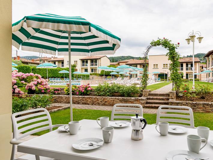 Ferienwohnung für 4 Personen, mit Terrasse und Kinderpool sowie Garten und Pool in Garda - 2