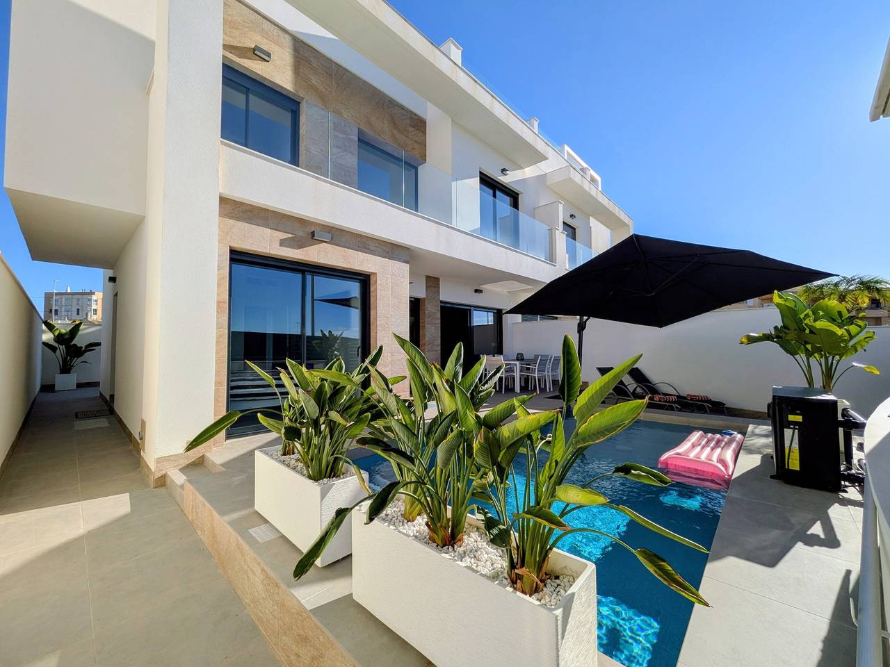 Casa Vacacional 'R-40-B Villa Moderna Con Piscina Privada, Wi-Fi y Aire Acondicionado' in Los Montesinos, Costa Blanca