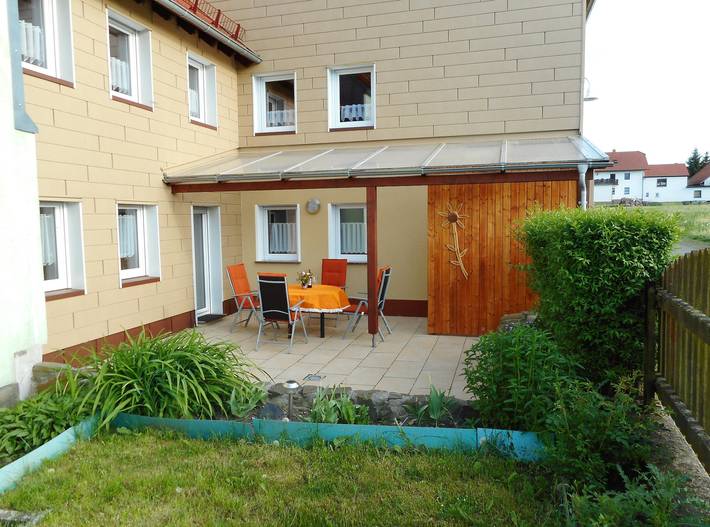 Ganze Wohnung, Ferienhaus Kämpf - Ferienwohnung 2 (40qm) mit kostenfreiem Wlan in Kaltenwestheim, Biosphärenreservat Rhön