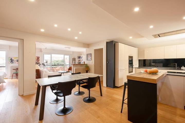 Gîte pour 6 personnes, avec balcon dans La Gare Du Midi Biarritz