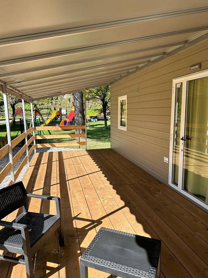 Camping pour 5 personnes, avec terrasse et jardin, animaux acceptés dans Lac de Côme - 2