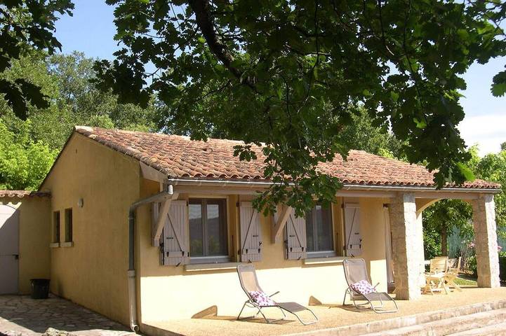 Maison de vacances pour 4 personnes, avec Terrasse et Jardin à Chauzon