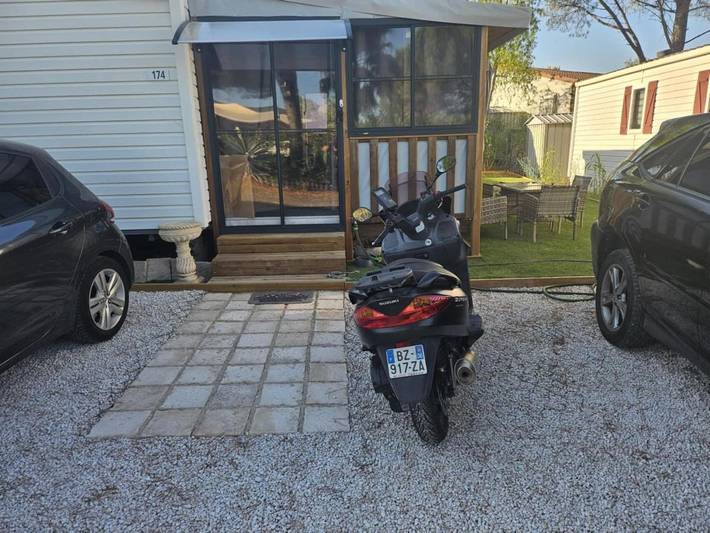 Camping pour 6 personnes, avec Jacuzzi et Terrasse ainsi que Jardin et Piscine à Puget-sur-Argens - 4