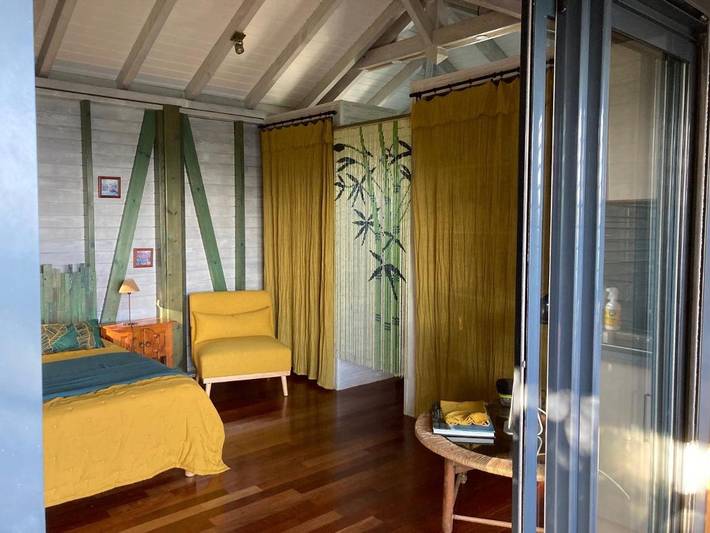 Gîte pour 2 personnes, avec terrasse et jardin ainsi que piscine et vue à Vieux-Fort - 4