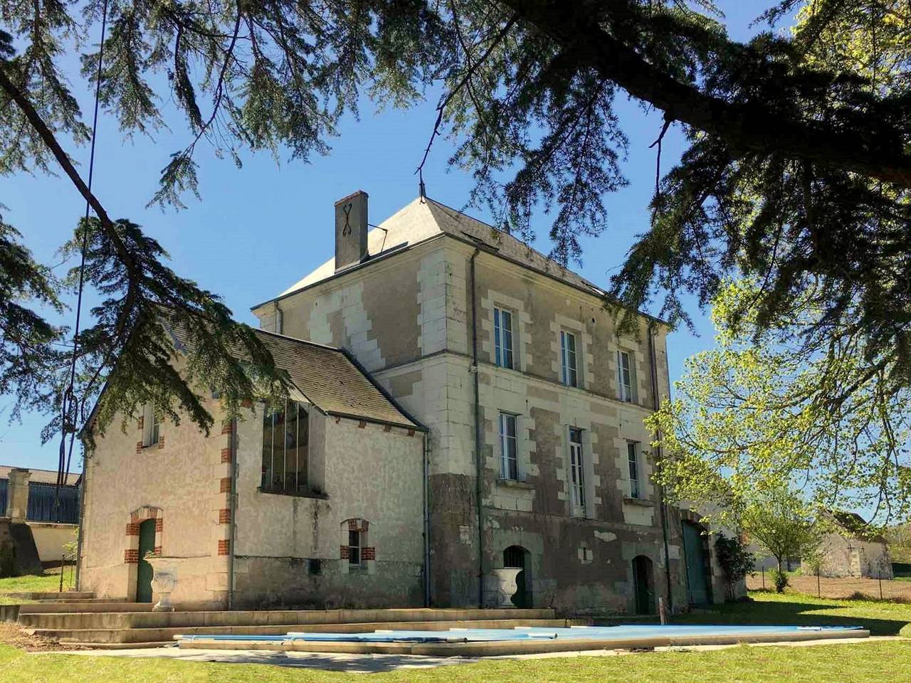 Villa in Cussay with Pool and Scenic Views in Cussay, Loches region