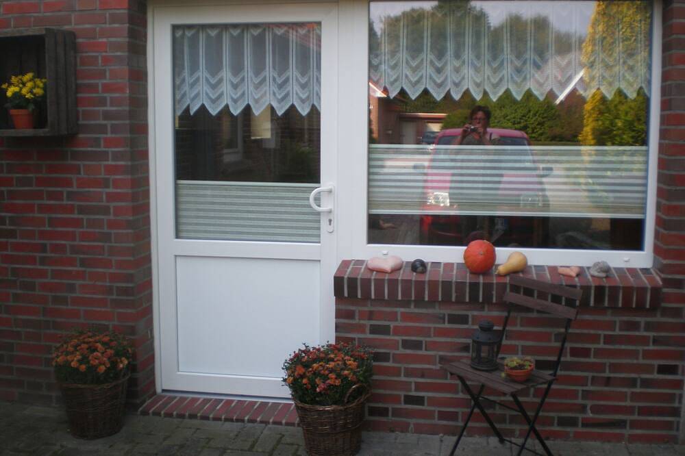 Ganze Wohnung, ***Savings weeks! Only 45 Euro/Nacht*** Holiday apartment for 2 people close to the beach in Wangerland, Südliche Nordseeküste