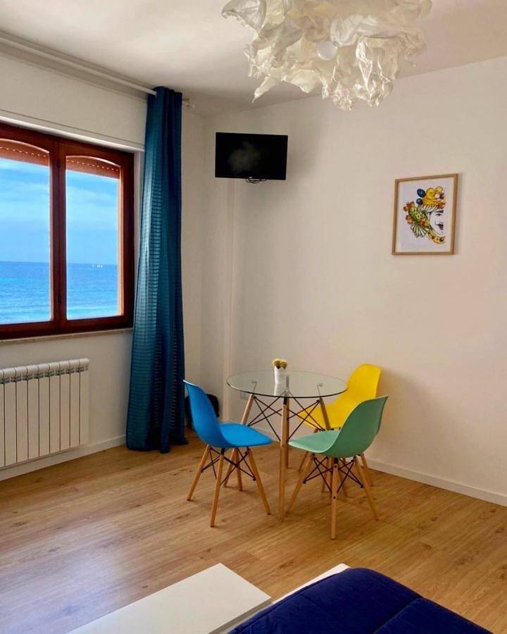 Mondello Beach Rooms - by the sea in Mondello, Palermo