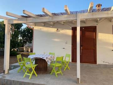 Gîte pour 4 personnes, avec jardin et terrasse à Sant'Anna Arresi
