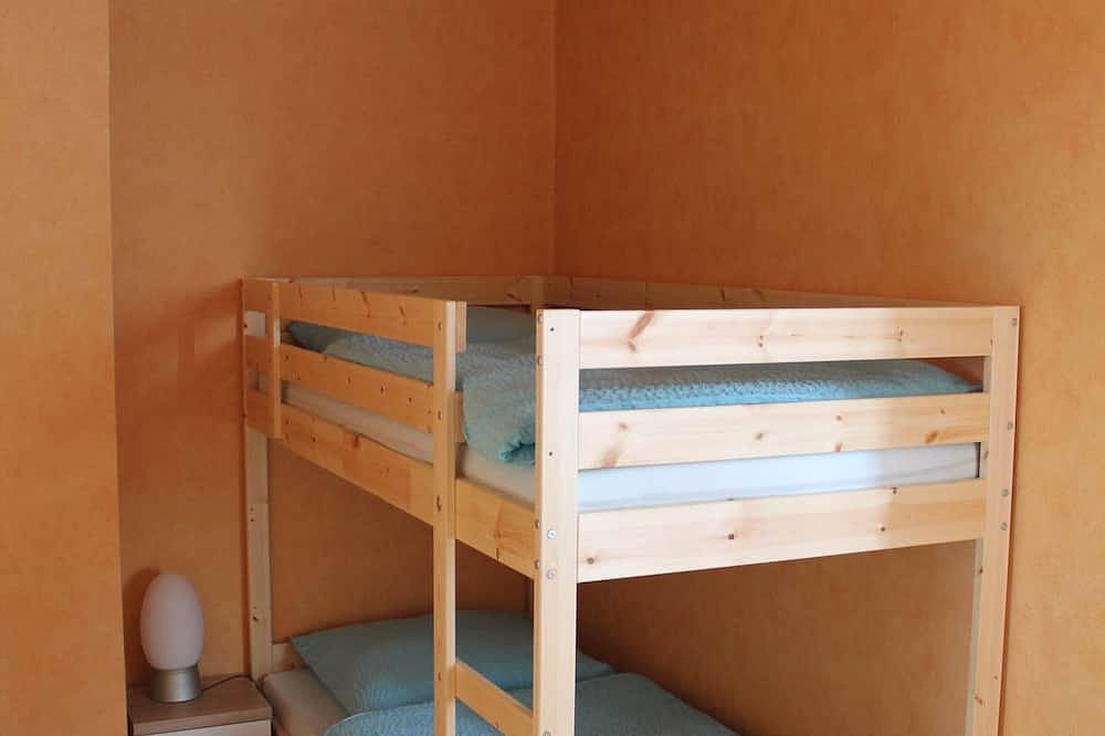 Ganze Wohnung, Fewo Hof-Spriestersbach, traumhaft ruhige Lage mitten im Grünen in Obertiefenbach, Lahn-Taunus