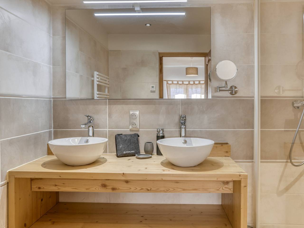 Chalet spacieux à Bisanne 1500 avec Wifi et vue spectaculaire in Villard-sur-Doron, Région d'Albertville