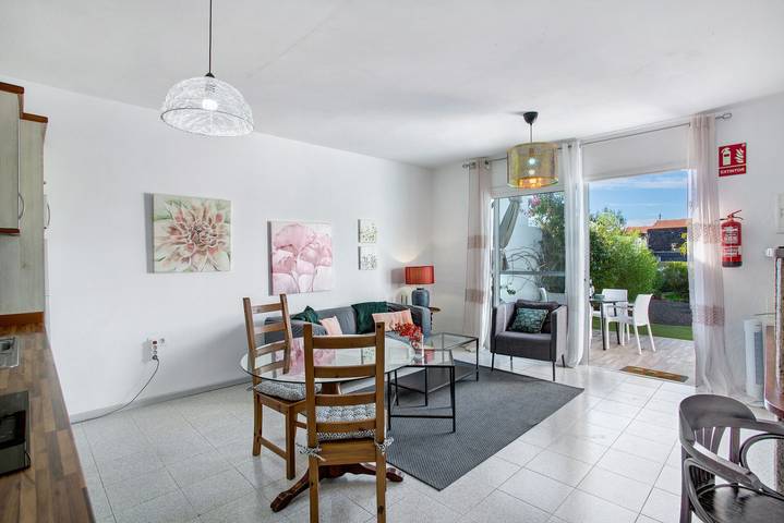 Vacation Home 'Casa Crater 3' with Mountain Views, Wi-Fi, and Air Conditioning in El Paso, La Palma South