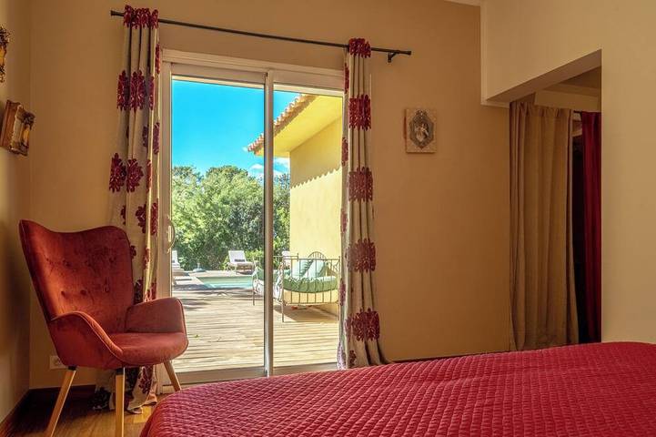 Location de vacances pour 9 personnes, avec jardin dans Office de Tourisme Porto Vecchio Sud Corse - 3