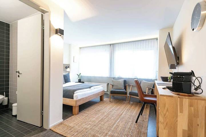 Ganze Wohnung, Central St. Gallen Studio (green): Fast Wifi & kitchen for shared use in St. Gallen, Zürich Voralpen