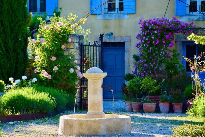 Location de vacances pour 2 personnes, avec jardin ainsi que vue et piscine à Saint-Didier - 4