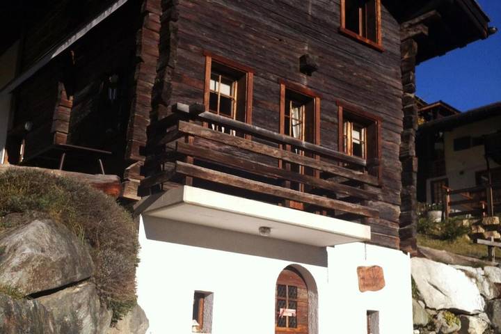 Chalet für 6 Personen, mit Balkon und Terrasse sowie Garten und Ausblick in Anniviers