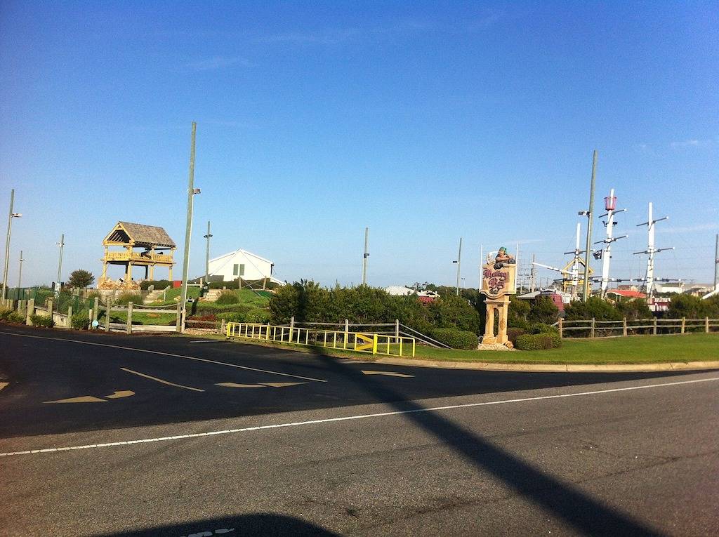 Nur wenige Schritte zum Strand! Boot / Trailer freundlicher Bereich. in Whalebone, Nags Head