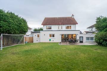 Holiday Home for 10 People in Edinburgh, Edinburgh and Lothian, Photo 2