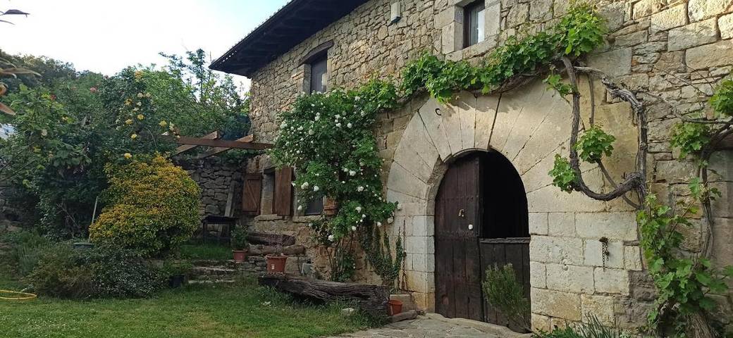 Casa rural para 6 personas, con jardín y vistas en Cuenca de Pamplona - 4