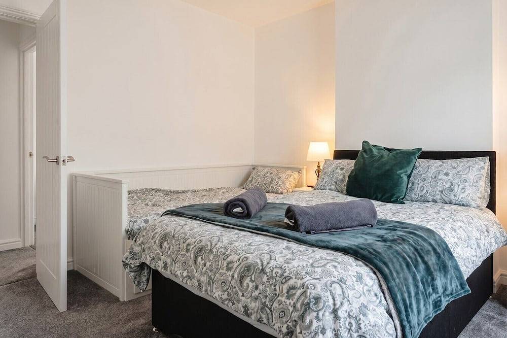 Spacious and cosy town-centre base near Peak District in Ashbourne, Derbyshire