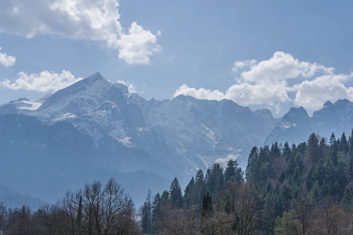 Entire studio, Studio Apartment 'Mini Apartment 2' with Mountain View, Shared Garden and Wi-Fi in Mittenwald, Bavarian Alps
