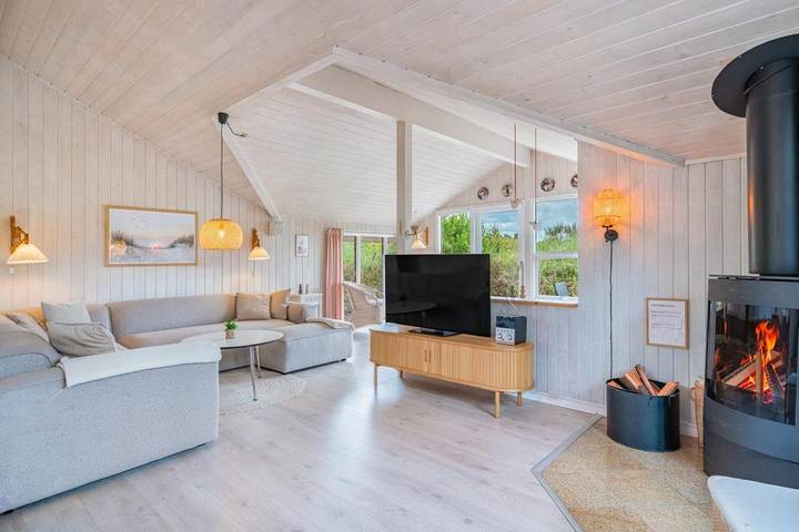 Charmantes Ferienhaus in Henne Strand - mit Sauna & Whirlpool in Henne, Varde