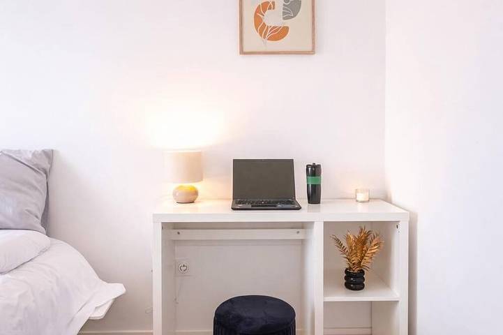Ganze Wohnung, Spacious Family Stay near Paris - Metro 4 at Doorstep - Eiffel Tower & City View in Bagneux, Hauts-de-Seine