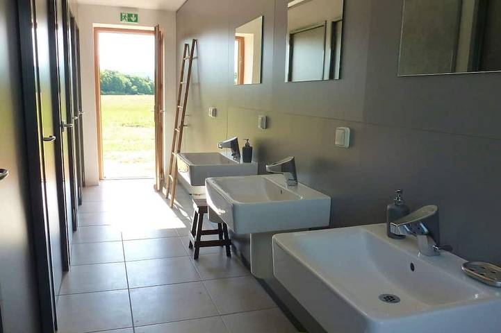 Gîte pour 4 personnes, avec jardin à Lugny - 3