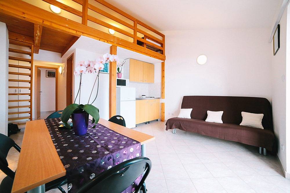 Ganze Wohnung, Ferienwohnung in Duće mit Meerblick, Balkon, Klimaanlage, W-Lan (4167-5) in Dugi Rat, Split-Dalmatien