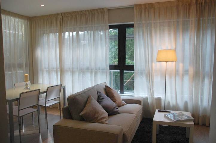 Gîte pour 4 personnes, avec vue ainsi que piscine et jardin à Montseny - 3