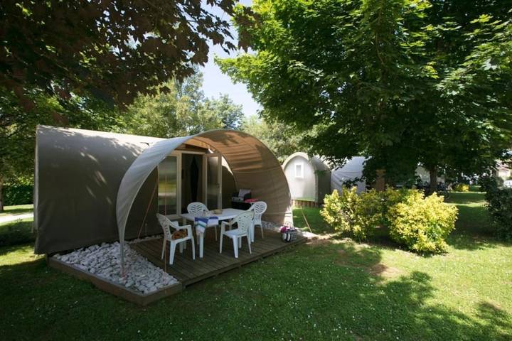 Tente pour 4 personnes, avec bassin pour enfant dans le Lot - 3