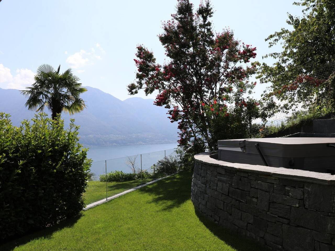 Casa Sognavista in Minusio, Tessiner Alpen